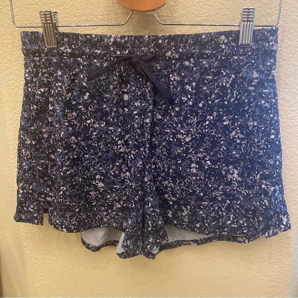 ATHLETA Women Blue Floral Athletic Shorts Size 2